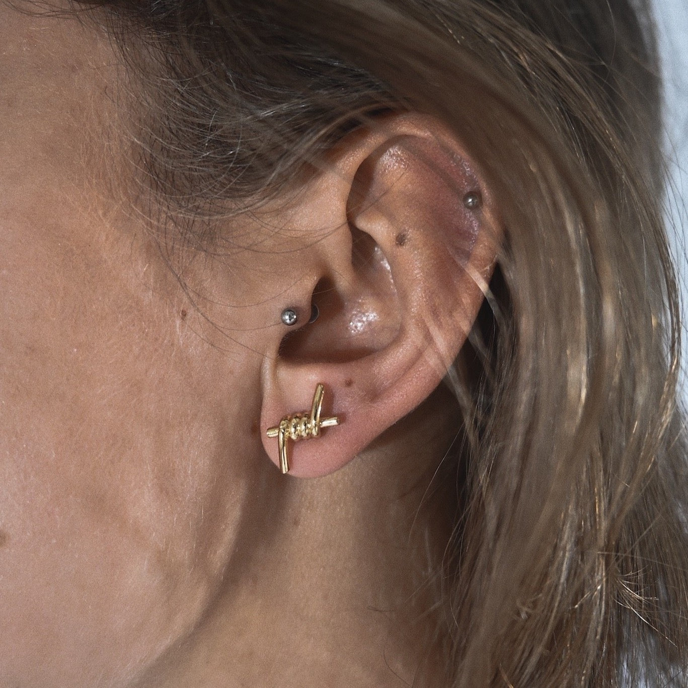 WIRE EARRINGS (Gold)