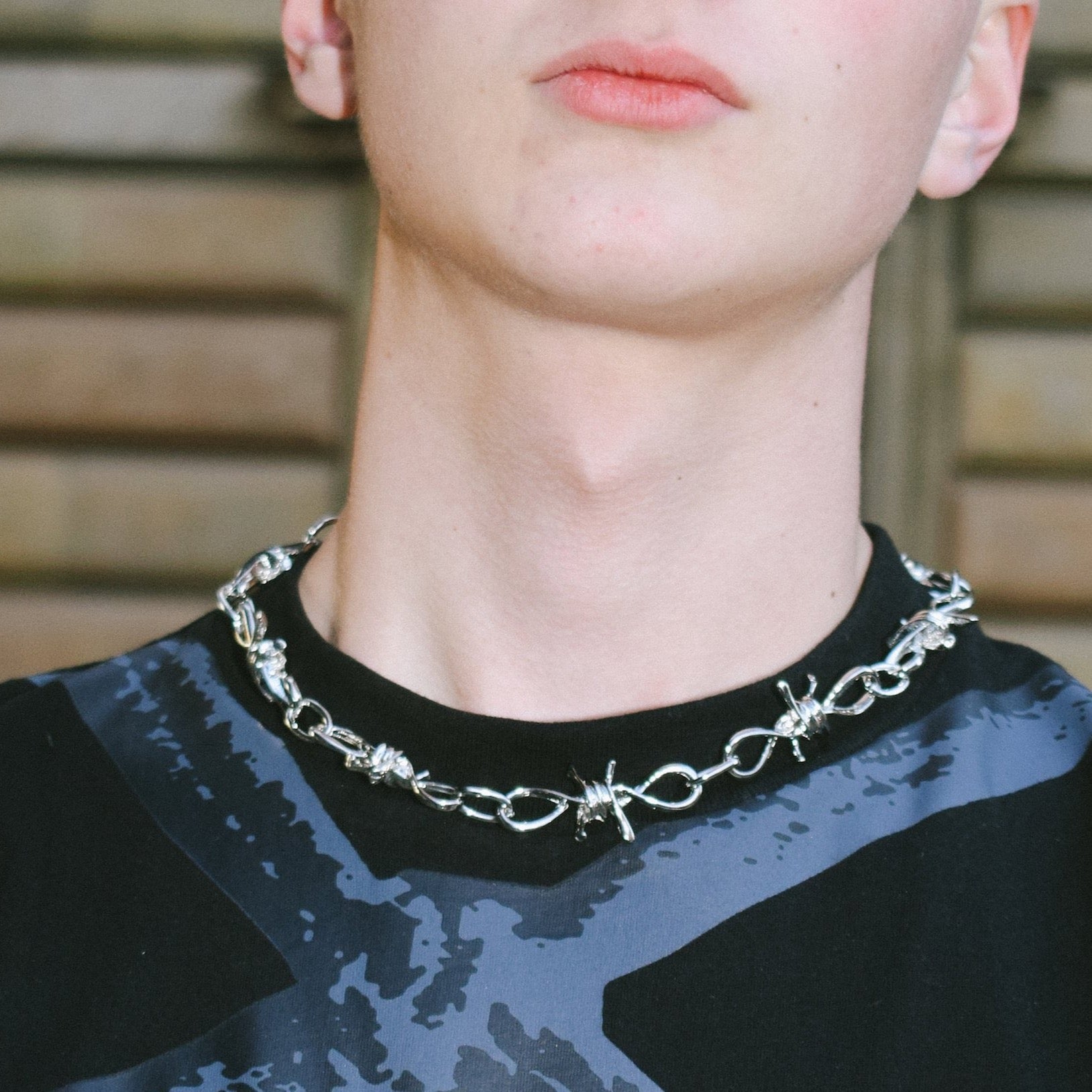 chain retez řetízek řetěz hustlevalue grey dorian sensey yzomandias streetwear fashion wire ostnaty drat barbed wire choker stribrny silver 