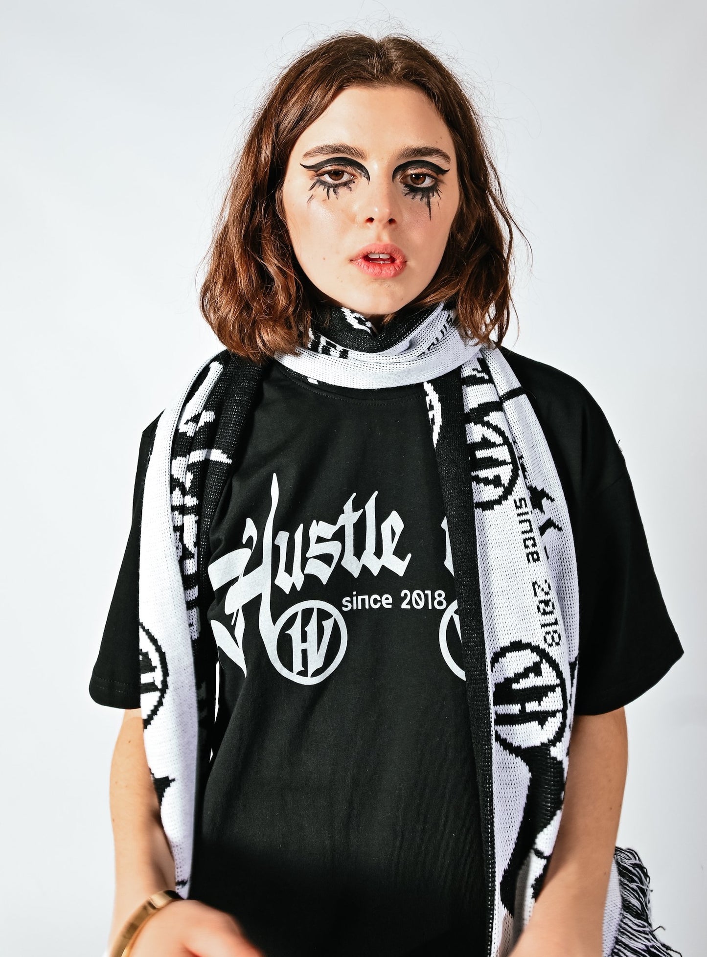 SIGNATURE LOGO KNITTED SCARF