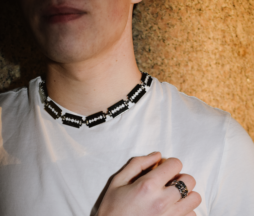 chain choker nahrdelnik řetěz retez řetízek retizek sensey hustlevalue streetwear na krk ziletka goth emo cool  forgen
