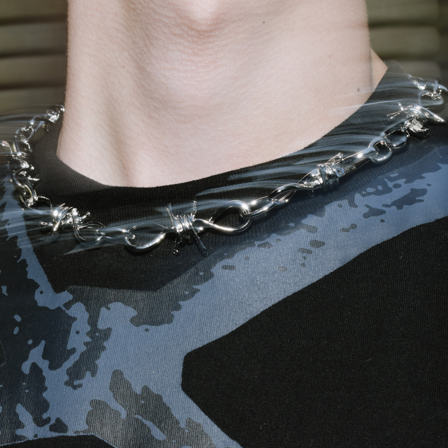 chain retez řetízek řetěz hustlevalue grey dorian sensey yzomandias streetwear fashion wire ostnaty drat barbed wire choker stribrny silver 